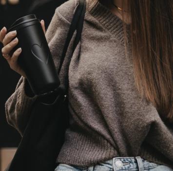 To go Becher *Herz* schwarz