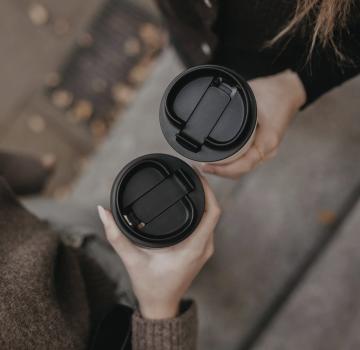 To go Becher *Herz* schwarz