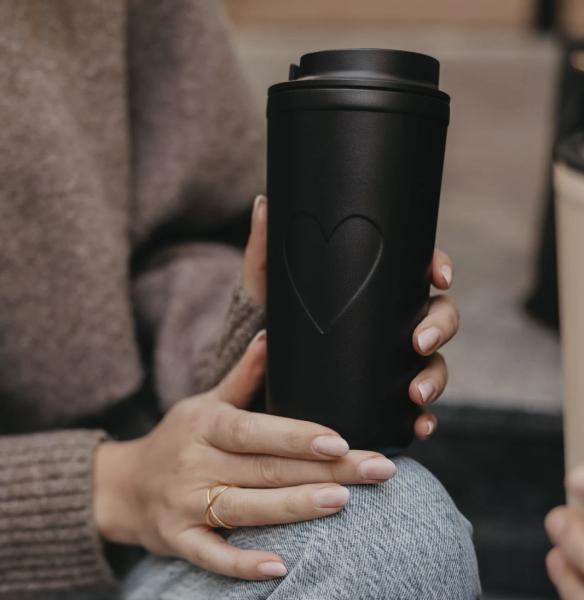 To go Becher *Herz* schwarz