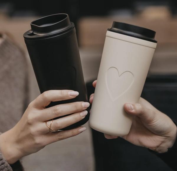 To go Becher *Herz* schwarz